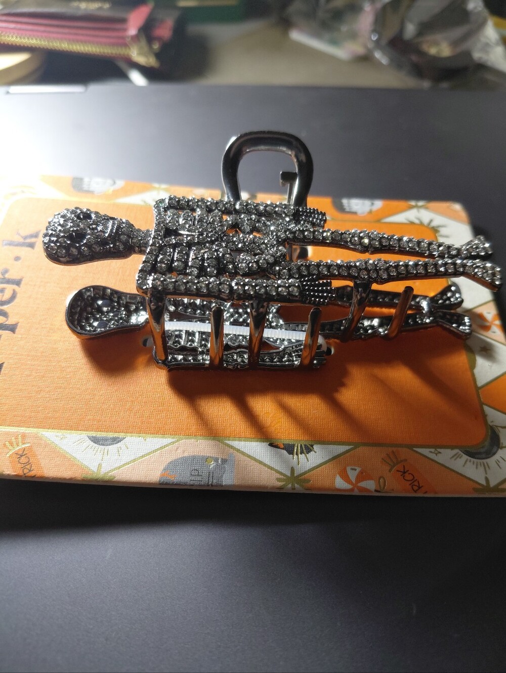 Hair Clip Piper-K Hair Clip Skeleton Bling New on Card 4" Halloween - Picture 3 of 4